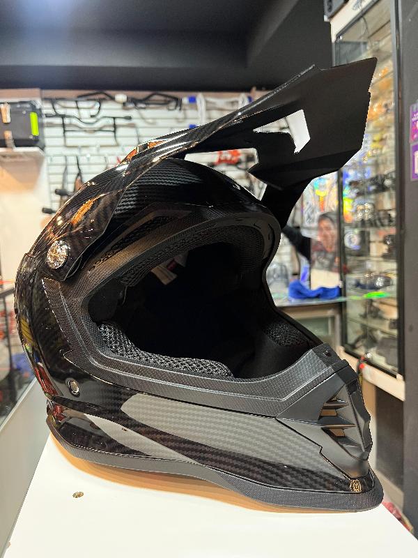 Foto adicional de CASCO CROSS CR800 MDLO CARBONO MASSELY