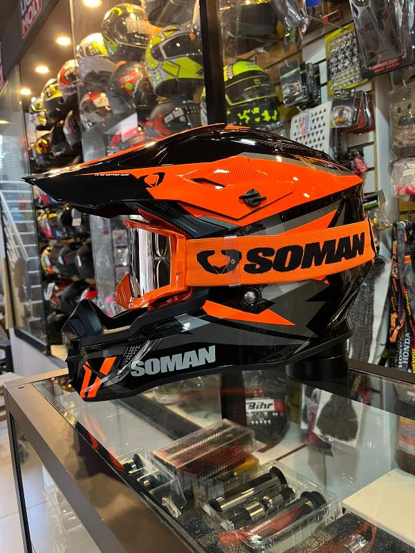 Foto adicional de CASCO HNJ 46 CELESTE MODELO GP ALTA GAMA REPLICA AGV WINTER